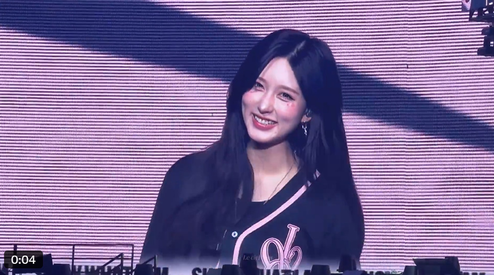 아이브 wearing PS019E